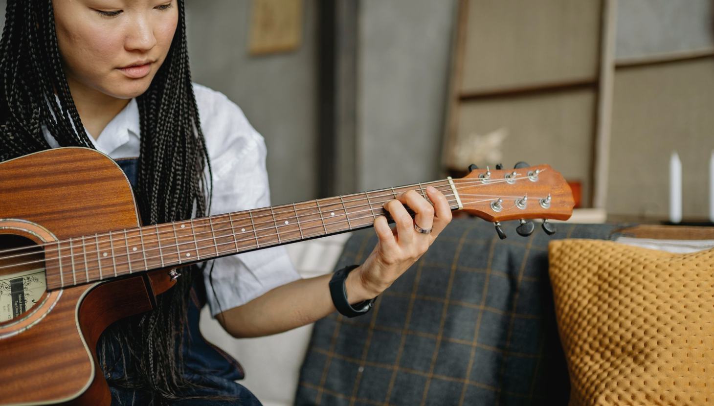 Gitarre lernen im Alltag: Eine Checkliste vor der Entscheidung